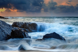 3rd – Seascape – On the Rocks Alan Thomson