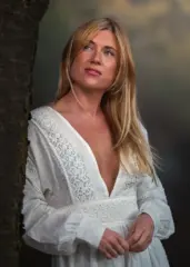 Phillip_Jolly-Colour_Print-19pts-Nicola